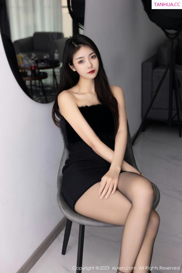 可乐Vicky  [XiuRen]高清写真图 2023.02.16 No.6275 可乐Vicky 美腿黑丝第7张图片